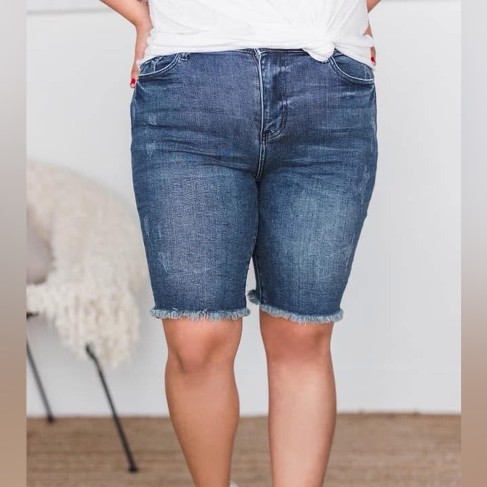 NWT JUDY BLUE Denim Shorts, Size L